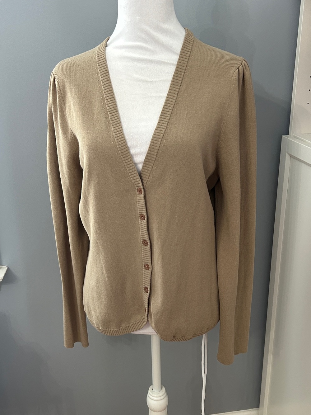 LOFT Tan Beige V-Neck Cardigan Sweater Size XL Puffed Shoulder Long Sleeve
